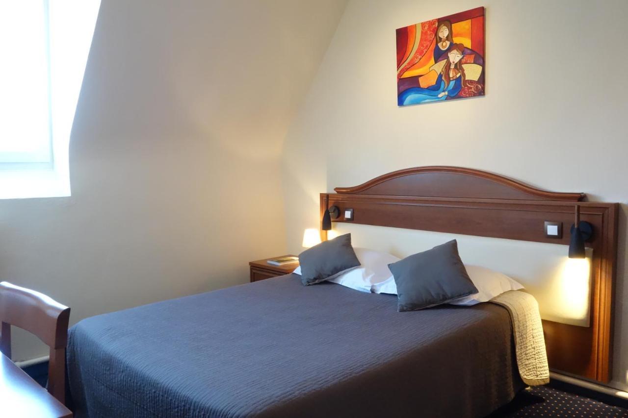 Logis Hotel Central Montargis Bagian luar foto