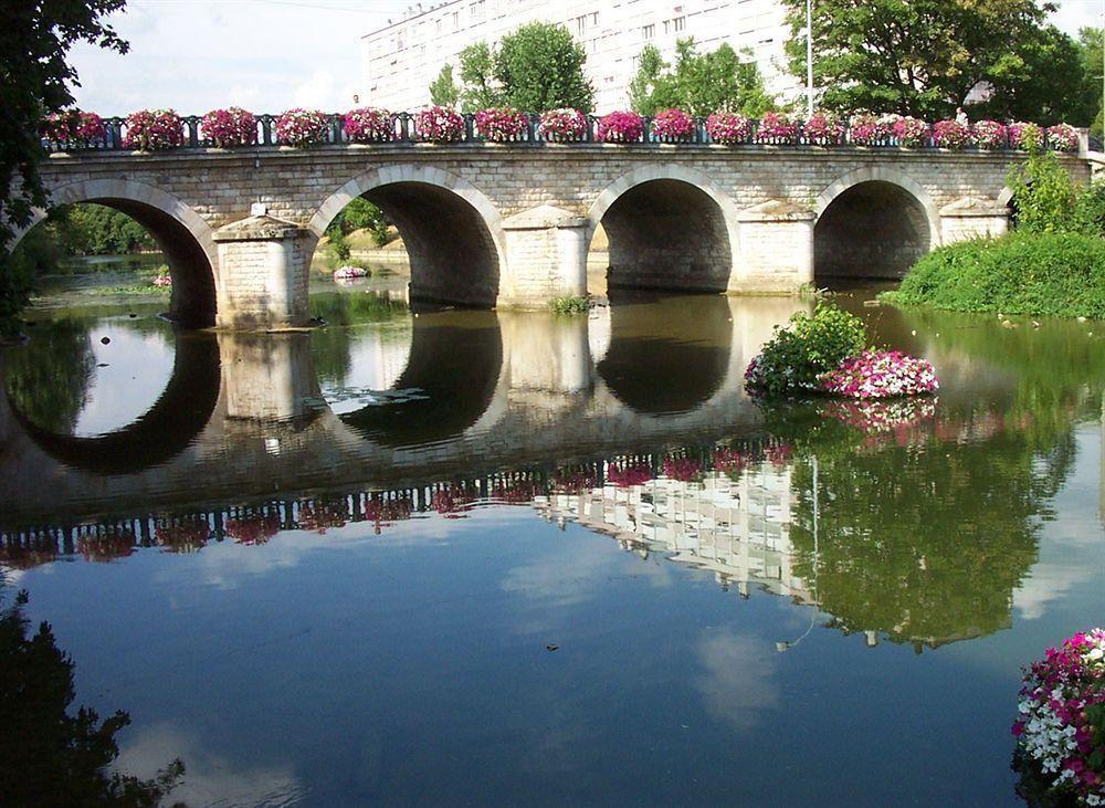 Logis Hotel Central Montargis Bagian luar foto